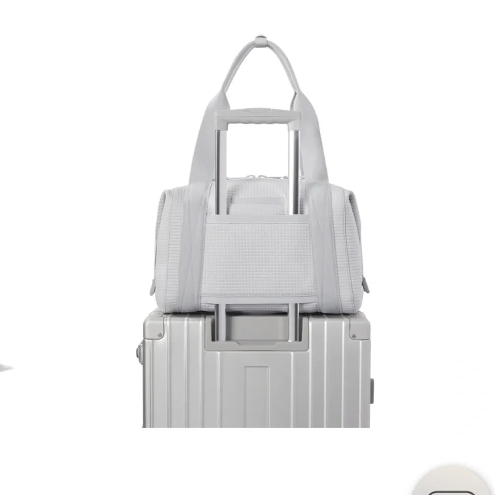 NWT: Dagne Dover sz md LANDON NEOPRENE CARRYALL BAG Limited Edition - Waffle Fog - Picture 6 of 9